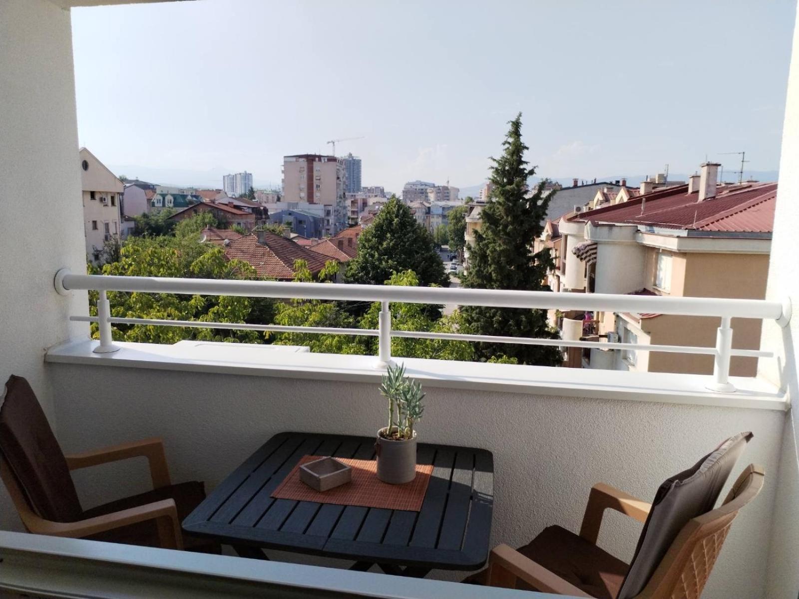 Maya Apartment Szkopje Kültér fotó